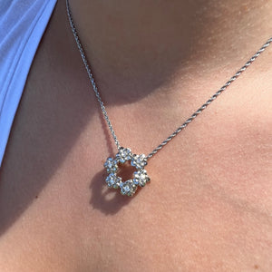 Hawaiian flower wreath pendant with diamonds 