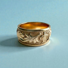 Load image into Gallery viewer, Raised Dolphin & Turtle with Old English 10mm Ring in 14K Yellow Gold in size 8