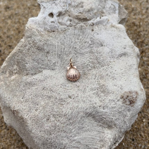 Pink gold Hawaiian Sea shell charm pendant 