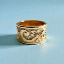Load image into Gallery viewer, Raised Dolphin & Turtle with Old English 12mm Ring in 14K Yellow Gold in size 8