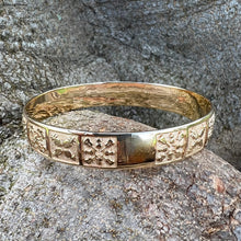 Load image into Gallery viewer, Back of Hawaiian Quilt Bangle
