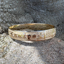 Load image into Gallery viewer, Name engraved on Hawaiian Quilt Bangle
