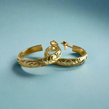Load image into Gallery viewer, 4mm Old English Medium Hoop Earrings with Post in 14K Green Gold