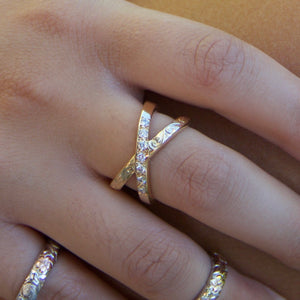 Hawaiian Ring with diamonds