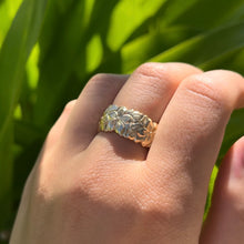 Load image into Gallery viewer, Scalloped Hibiscus w/ Leaves All Around 10mm Ring in 14K Yellow Gold