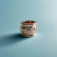 Load image into Gallery viewer, Hibiscus & Maile Small Hawaiian Bead in 14K Pink Gold