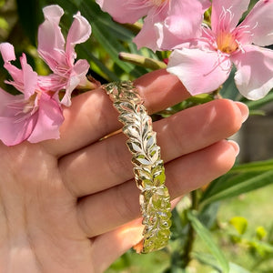 Hawaiian Name bracelet with diamonds
