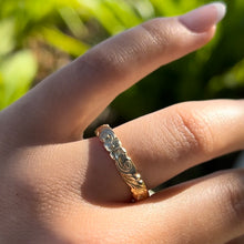 Load image into Gallery viewer, Gold Hawaiian 4mm Ring