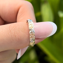 Load image into Gallery viewer, Tri-Color Scalloped Haku Lei 4mm Ring in 14K Gold