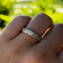 Load image into Gallery viewer, Old English & Hibiscus 4mm Flat Ring in 14K Green Gold
