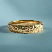 Load image into Gallery viewer, Shiny Maile with Flower 4mm Ring in 14K Yellow Gold