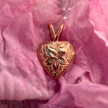 Load image into Gallery viewer, Hibiscus flower engraved puff heart pendant 
