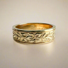 Load image into Gallery viewer, Shiny Maile & Hibiscus Hawaiian Flat 6mm Ring in 14K Yellow Gold size 9