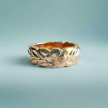 Load image into Gallery viewer, Scalloped Shiny Maile with Plumeria 6mm Ring in 14K Gold