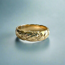 Load image into Gallery viewer, Scalloped Hibiscus All Around 6mm Ring in 14K Yellow Gold