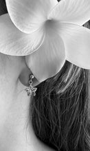 Load image into Gallery viewer, Girl waring plumeria earrings
