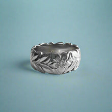 Load image into Gallery viewer, Scalloped Shiny Maile & Hibiscus with Diamonds 8mm Ring in 18K White Gold in size 6 3/4