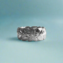 Load image into Gallery viewer, Scalloped Shiny Maile & Hibiscus with Diamonds 8mm Ring in 18K White Gold in size 6 3/4