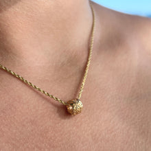 Load image into Gallery viewer, Scalloped Bead Pendant with Hibiscus