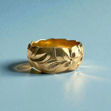 Load image into Gallery viewer, Scalloped Shiny Maile & Hibiscus with Leaves 10mm Ring in 14K Yellow Gold in size 10 1/4