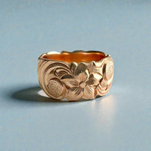 Load image into Gallery viewer, Scalloped Old English & Hibiscus 10mm Ring in 14K Pink Gold in size 8