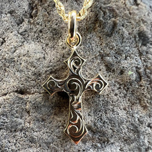 Load image into Gallery viewer, Hawaiian engraved Byzantine cross pendant 
