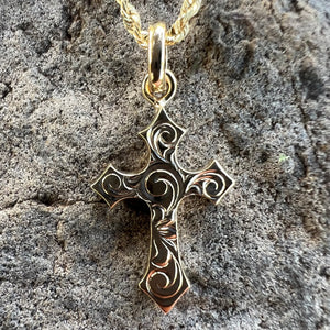 Hawaiian engraved Byzantine cross pendant 