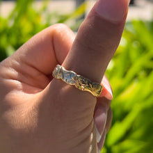 Load image into Gallery viewer, Scalloped Old English & Hibiscus 6mm Ring in 14K Yellow Gold in size 10 1/8