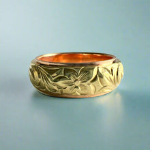 Load image into Gallery viewer, Two-Tone Old English & Hibiscus Hawaiian 8mm Ring in 14K Pink & Green Gold