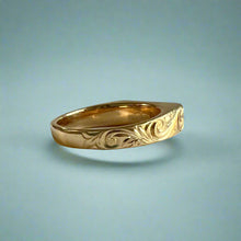 Load image into Gallery viewer, Old English & Hibiscus with leaves Flower Signet Ring with Black Initial "K" in 14K Yellow Gold
