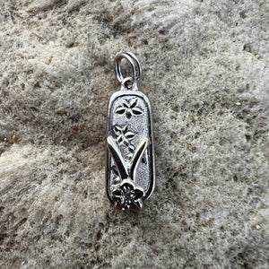 Hawaiian slipper pendant with diamond and engraving