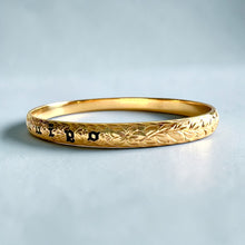 Load image into Gallery viewer, Maile & Hibiscus 6mm "Kuuipo" Bangle Bracelet in 14K Yellow Gold in size 7 1/2
