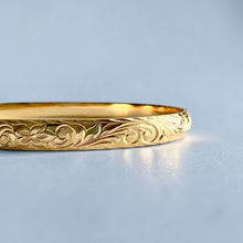 Load image into Gallery viewer, Old English & Hibiscus 6mm Bangle Bracelet in 14K Yellow Gold in size 7 3/4