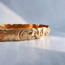 Load image into Gallery viewer, Scalloped Old English & 2x Hibiscus 8mm Makana Bangle Bracelet in 14K Pink Gold in size 8