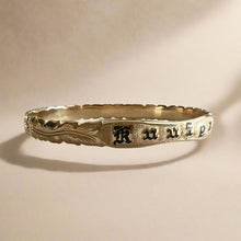 Load image into Gallery viewer, Scalloped Long Leaf Maile 8mm "Kuuipo" Bangle Bracelet in 14K Yellow Gold