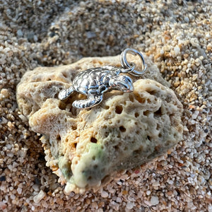 Honu turtle charm pendant in white gold