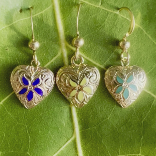 Gold heart Hawaiian earrings with flowers