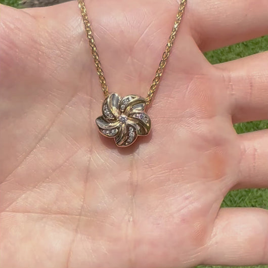 Hawaiian Flower Necklace with diamonds 
