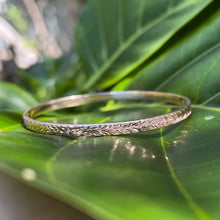 Load image into Gallery viewer, Shiny Maile Hibiscus &amp; Plumeria 4mm Hawaiian Bangle in 14K Pink Gold
