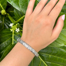 Load image into Gallery viewer, Hawaiian Bracelet with Hibiscus engraving