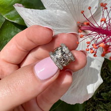 Load image into Gallery viewer, Large Old English Hawaiian Bead with Hibiscus and Diamond Border
