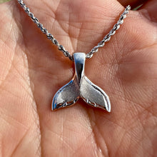 Load image into Gallery viewer, Hawaiian engraving whale tail pendant 
