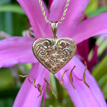 Load image into Gallery viewer, Large Filigree Hawaiian Heart Pendant with Flowers in 14K Gold
