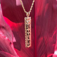 Load image into Gallery viewer, Hawaiian Jewelry vertical pendant in gold 
