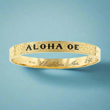 Load image into Gallery viewer, Aloha Oe Hawaiian Bangle Bracelet in 14K yellow Gold
