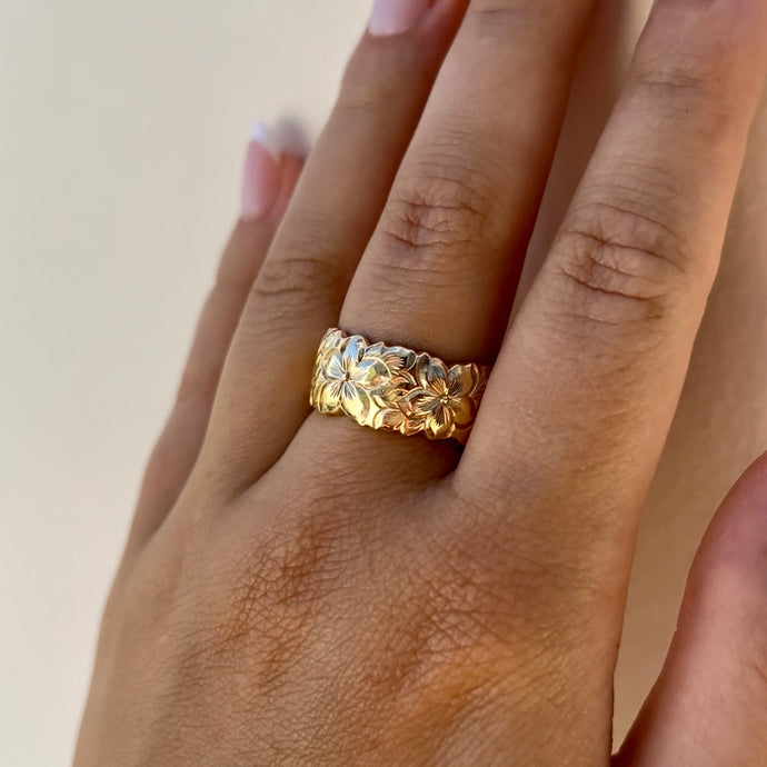 Scalloped Hibiscus w/ Leaves All Around 10mm Ring in 14K Yellow Gold