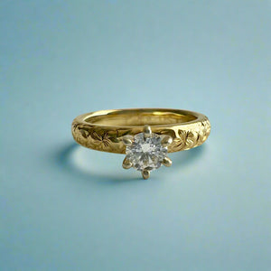 Kaimana Kula Plumeria with Leaves 3mm Solitaire Ring with Diamond in 14K Green Gold in size 3 7/8