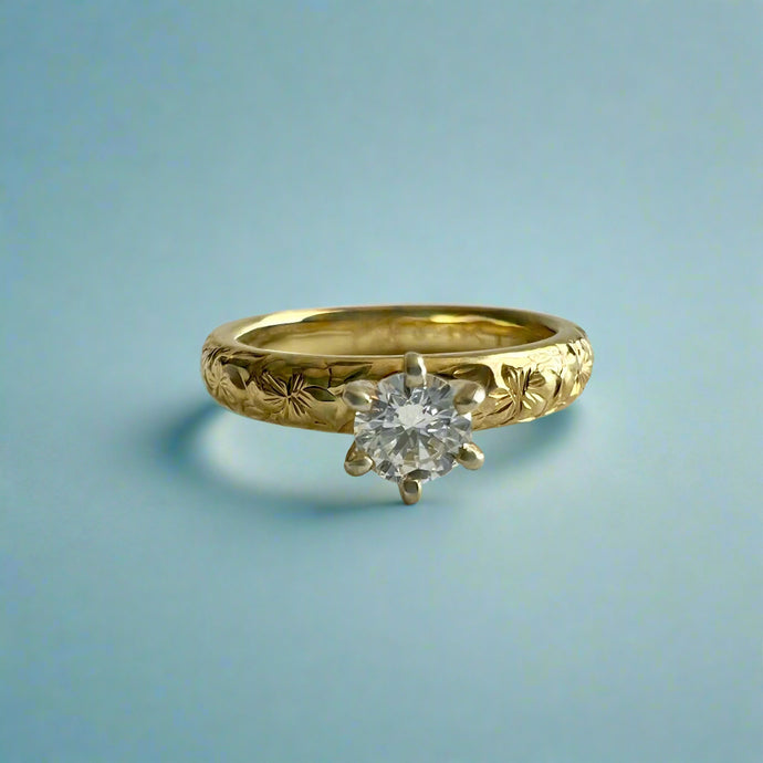 Kaimana Kula Plumeria with Leaves 3mm Solitaire Ring with Diamond in 14K Green Gold in size 3 7/8