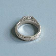 Load image into Gallery viewer, Shiny Maile &amp; Hibiscus 4mm French Mount Solitaire Flat Ring with Cubic Zirconia in 14K White Gold in size 6 1/4
