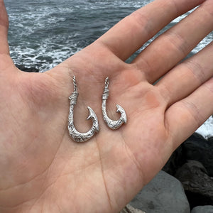Old English Engraved Makau (Hawaiian Fish Hook) Pendant in 14K White Gold
